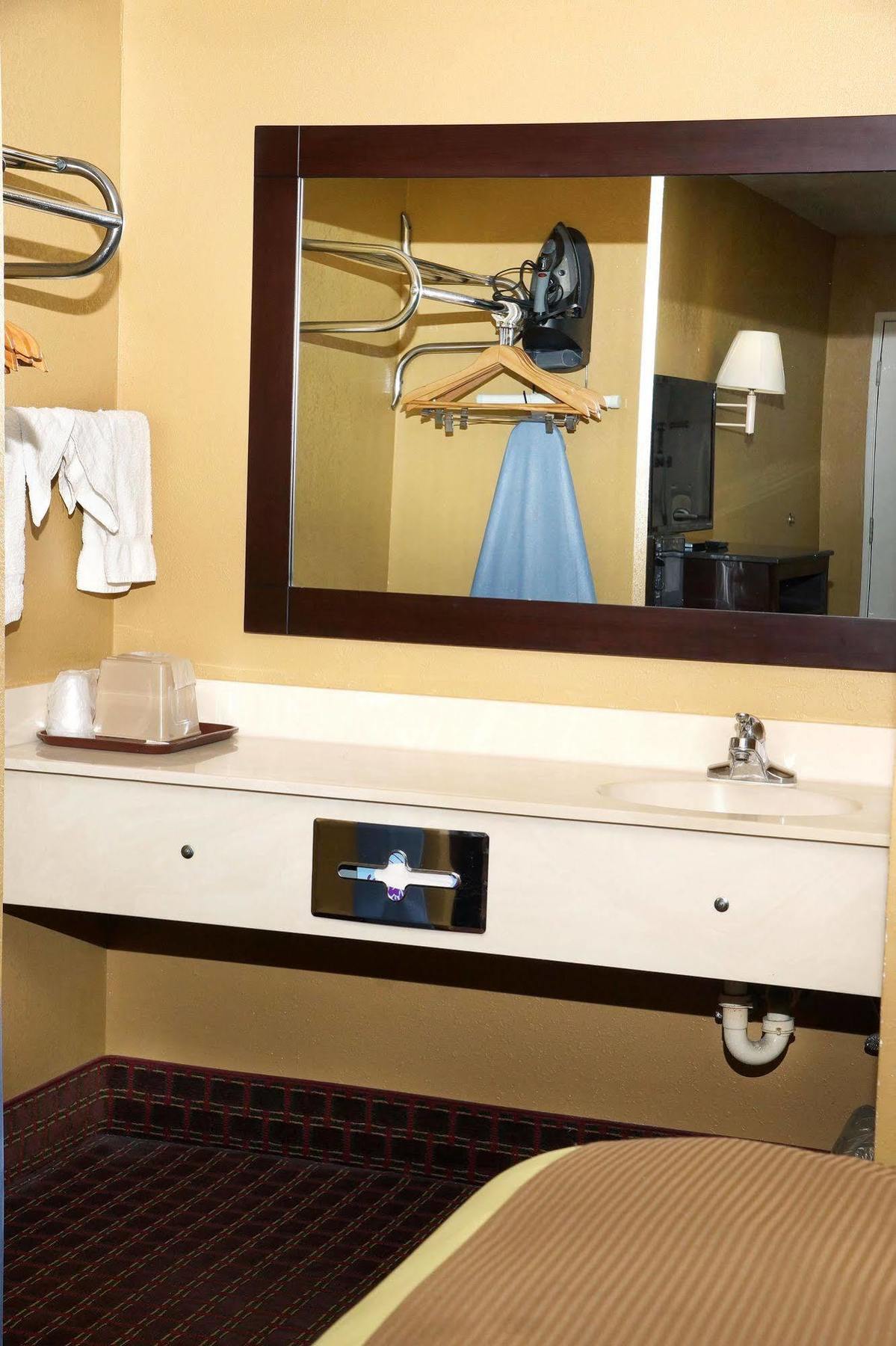 Executive Inn Opp Ngoại thất bức ảnh